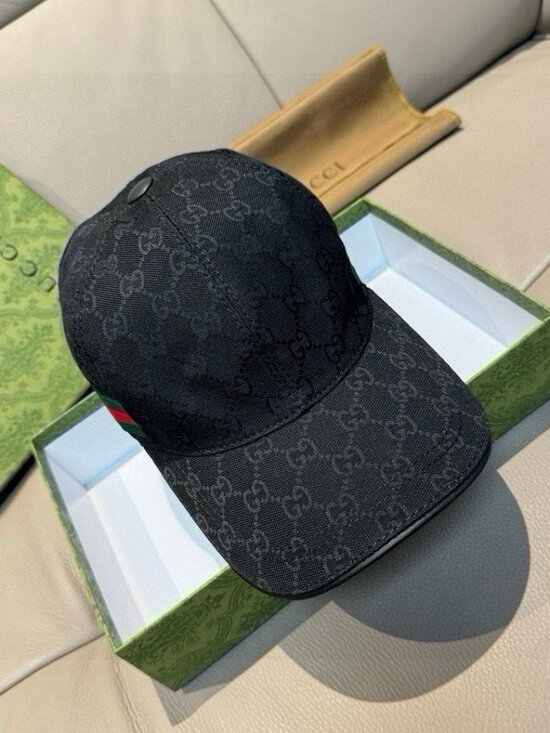 Gucci classic black checkered baseball cap